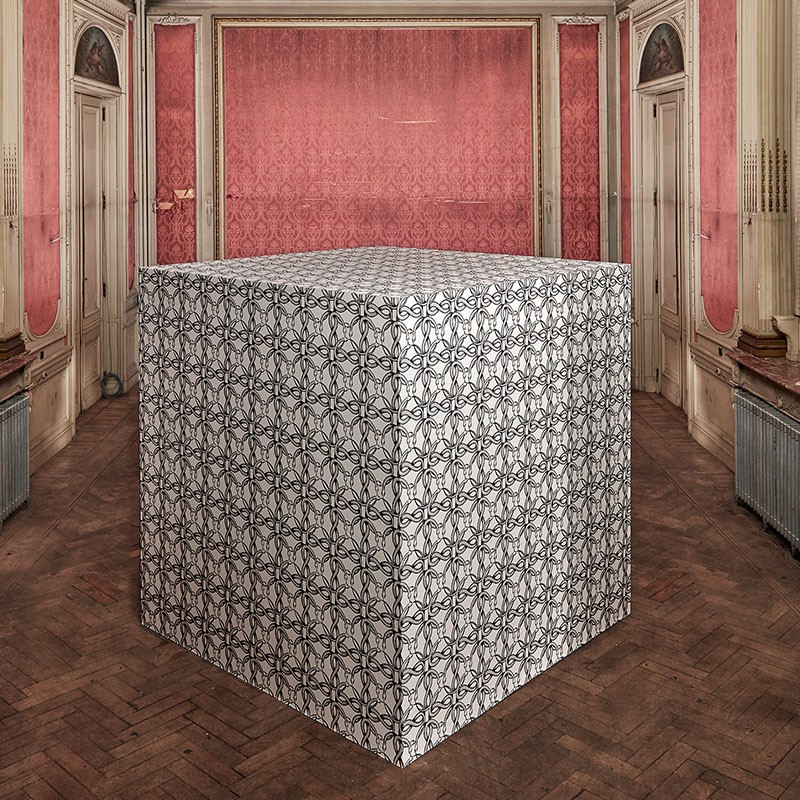orobouros wallpaper on a cube to show the capsule collection from Victoria Maria for Pierre Frey